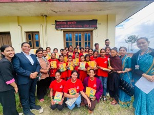 नुवाकोटका ३३ जना विपन्न बालिकालाई रक्षा नेपालको छात्रवृत्ति 