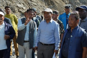 क्षतिग्रस्त वीपी राजमार्ग जतिसक्दो छिट्टो सञ्चालनमा ल्याउन निर्देशन