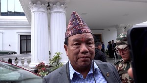 मन्त्रालयमै डेरा जमाएका मन्त्री महावीर पुन के गर्दैछन् ?