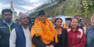 घलेगाउँ सांस्कृतिक भवनको उद्घाटनका लागि नुवाकोट पुगे प्रचण्ड