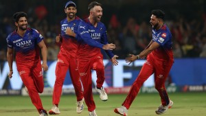 लगातार छ खेल जित्दै बेंग्लुरु प्लेअफमा, साविक बिजेता चेन्नाई समूह चरणबाटै बाहिरियो