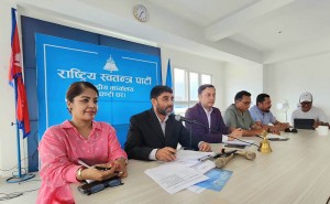 रास्वपाले माग्यो गृहमन्त्री लेखकको राजीनामा