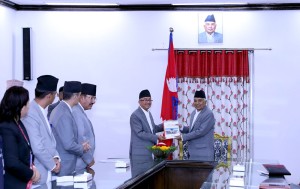 आयोगले उपनिर्वाचनको परिणाम प्रतिवेदन राष्ट्रपतिलाई बुझायो