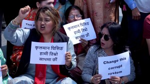 राप्रपाको संयोजित संगठनद्धारा कुलमान घिसिङको समर्थनमा विरोध प्रदर्शन