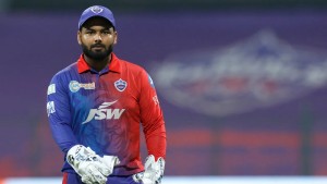 ऋषभ पन्तलाई आइपिएलको एक खेलबाट निलम्बन