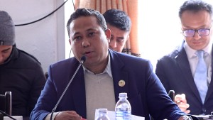 गृहमन्त्रीले प्रहरीलाई आधुनिककरण गर्ने मौका गुमाउँदै हुनुहुन्छ : शिशिर खनाल