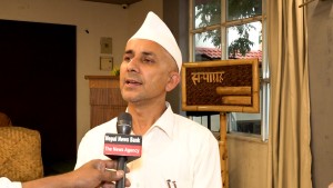 नीतिगत अड्चनमा संशोधन नगरिदिएको भन्दै खोटाङका नगरप्रमुख भोक हड्ताल गर्दै 