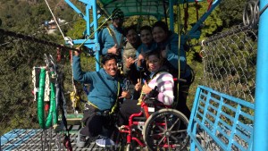 नेपालमै पहिलोपटक अपाङ्गता भएकी महिलाको ऐतिहासिक ह्विलचियर बन्जी जम्प