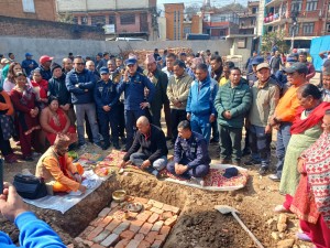 जेनजी आन्दोलनमा ध्वस्त भएको बाँडेगाउँको प्रहरी भवन निर्माण सुरु 