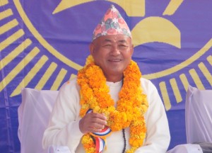 इलाम २ उपनिर्वाचन : उम्मेदवारहरुले चाहेको धर्मगुरुको आशीर्वाद