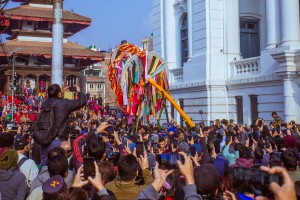 वसन्तपुरमा चीर ठड्याएसँगै यस वर्षको होली आजबाट सुरु