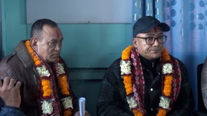 काँग्रेसमै फर्किए स्वतन्त्रबाट ललितपुर महानगरको वडाअध्यक्षमा निर्वाचित गणेश केसी र निर्मल तण्डुकार 