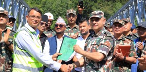 बेत्रावतीमा ४० टन भारवहन क्षमताको पुल निर्माण सम्पन्न, सेनाद्वारा सडक आयोजनालाई हस्तान्तरण