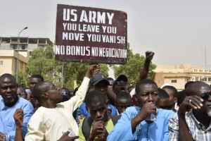 अमेरिका सेना र एअरवेस हटाउन माग गर्दै नाइजेरियामा हजारौंको प्रदर्शन
