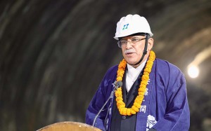 नागढुङ्गा सुरूङमार्ग नेपाली माटो सुहाउँदो नयाँ दस्तावेज हुनेछ : प्रधानमन्त्री