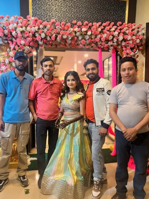 लगन गाँठो कस्दै गायिका एलिना चौहान