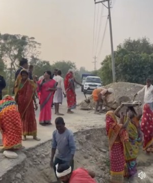 बारा गढीमाई मेलामा लाखौं मानिसको घुँईचो, मौलापुर द्वारा बाटो मर्मत