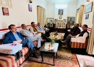 चाक्सीबारीमा कांग्रेस संस्थापन पक्षका शिर्ष नेताको चियापान