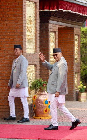 प्रधानमन्त्रीको टोली स्वदेश फर्कियो