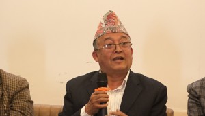 हरेक नागरिकले कार्यस्थलबाट भोट हाल्न पाउनुपर्छ : दिनेश थपलिया