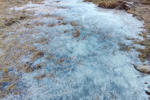 बाजुरामा अत्याधिक चिसो, पानी जमेर बरफ