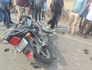 रौतहटमा दुई मोटरसाइकल एकआपसमा ठक्कर खाँदा दुई जनाको मृत्यु