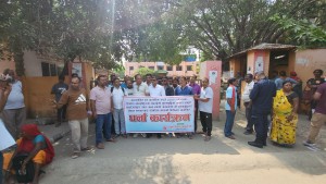 धनुषाका निर्माण व्यवसायीहरू आन्दोलित