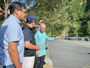 बुढीगण्डकी बाढी प्रभावित क्षेत्रको अवलोकनमा पुगे बाबुराम भट्टराई