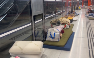 क्षेप्यास्त्र आक्रमणको त्रास, भूमिगत रेल स्टेशनहरू बने आश्रय स्थल