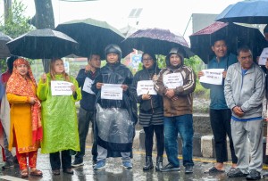 प्रहरी धरपकड र पक्राउविरुद्ध पत्रकारहरु सडकमा