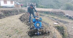 किसानका लागि भरपर्दो सारथी हाते ट्याक्टर, खेतीपातीमा नयाँ बहार