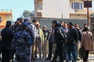 कांग्रेस केन्द्रीय कार्यालय परिसरमा लफडा, नेताहरुलाई गेटमै रोक्ने प्रयास