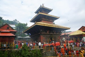 आज कुशे औँसी, गोकर्णेश्वर महादेव मन्दिरमा तर्पण र पिण्डदान गर्ने भक्तजनको घुइँचो