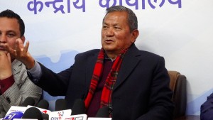 पूराना पार्टीका कमजोरीहरुलाई देखाएर संविधानमाथि आक्रमण भयो : पृथ्वी सुब्बा गुरुङ