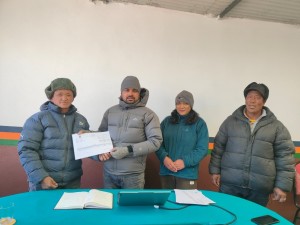 लोमानथाङमा २८ कृषकलाई राहत वितरण