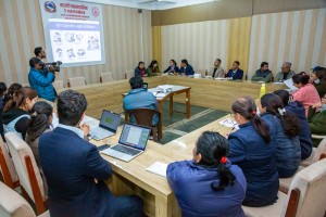 चारवटा विद्यालयमा ‘साना डाक्टर कार्यक्रम’ सञ्चालन गर्दै महानगर