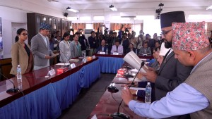 १२ वटा समिति सभापतिहरुले लिए पद तथा गोपनियताको शपथ