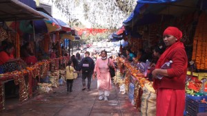 भद्रकाली दर्शनमा पुगेका भक्तजनहरु भन्छन्, 'शान्ति र देश कल्याणको कामना गरेका छौं'