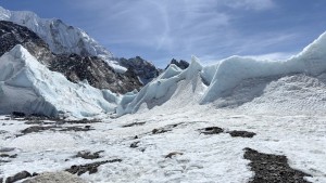 सगरमाथा क्षेत्रमा शव व्यवस्थापनमा खेलाची,  कडा कानुन र नियमन जरूरी