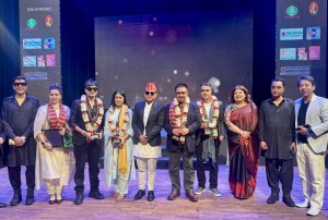 शम्भूजित बासकोटालाई लाइफटाइम, शिव र समिक्षा सर्वोत्कृष्ट गायक गायिका