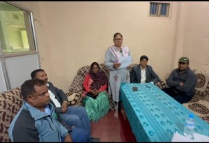 सिरहामा एमालेका दुई पूर्वसांसदसहित दर्जनौं नेता–कार्यकर्ताले दिए सामूहिक राजीनामा