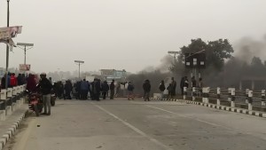 धनुषाको सतलोक आश्रममा विवाद, दर्जनौं घाइते