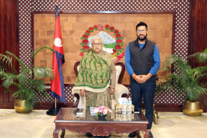 प्रधानमन्त्री कार्की र रास्वपा सभापति लामिछानेबीच भेट,  बुझाए बधाई ज्ञापन