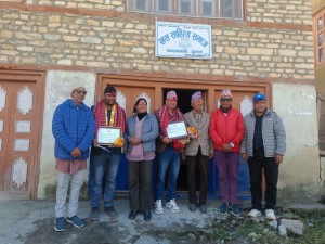 कर्णालीबाट पहिलो पटक विद्यावारिधि गर्ने पत्रकार डा.एलपी देवकोटा सम्मानित