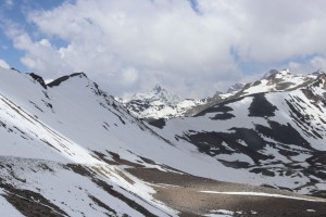 हुम्लाको न्यालु लेकमा हिउँ पन्छाउने काम रोकियो, लिमीवासीको आवागमनमा सकस