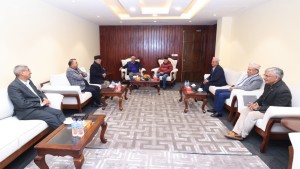 सत्तामा हुँदा मौन, विपक्षमा पुगेपछि देश विकासको ठूल्ठूला भाषण !