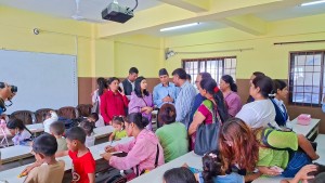 प्रभावित बालबालिकालाई काठमाडौंका विद्यालयमा भर्ना