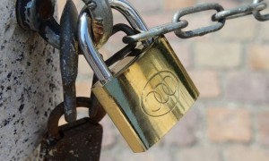 केयुमा अखिल क्रान्तिकारीको तालाबन्दी