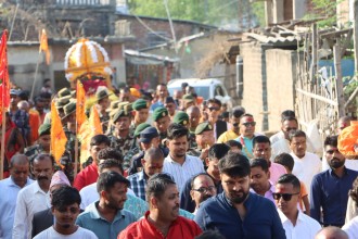 मटिहानीस्थित लक्ष्मीनारायण मठबाट विजयादशमीको शोभायात्रा निकालियो