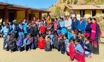 पाँच हजार विद्यार्थीहरुको लागि स्कूल ब्यागसहित शैक्षिक सामग्री वितरण